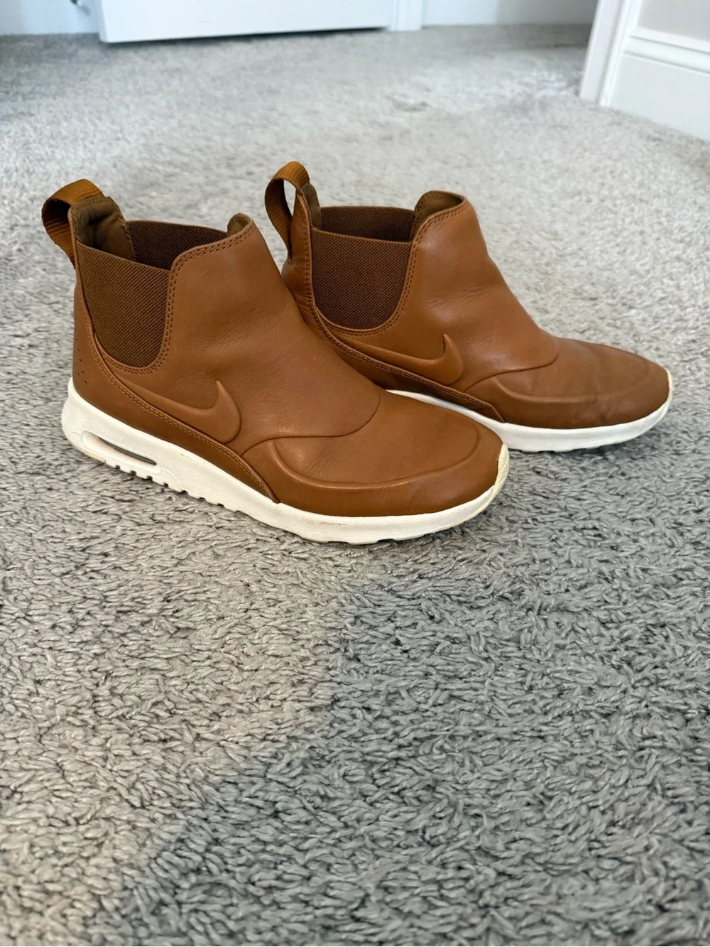 Nike Brown Thea air max Leather Slip-On Sneakers with White Sole size 8